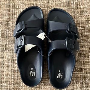 Gap sandals for kids
